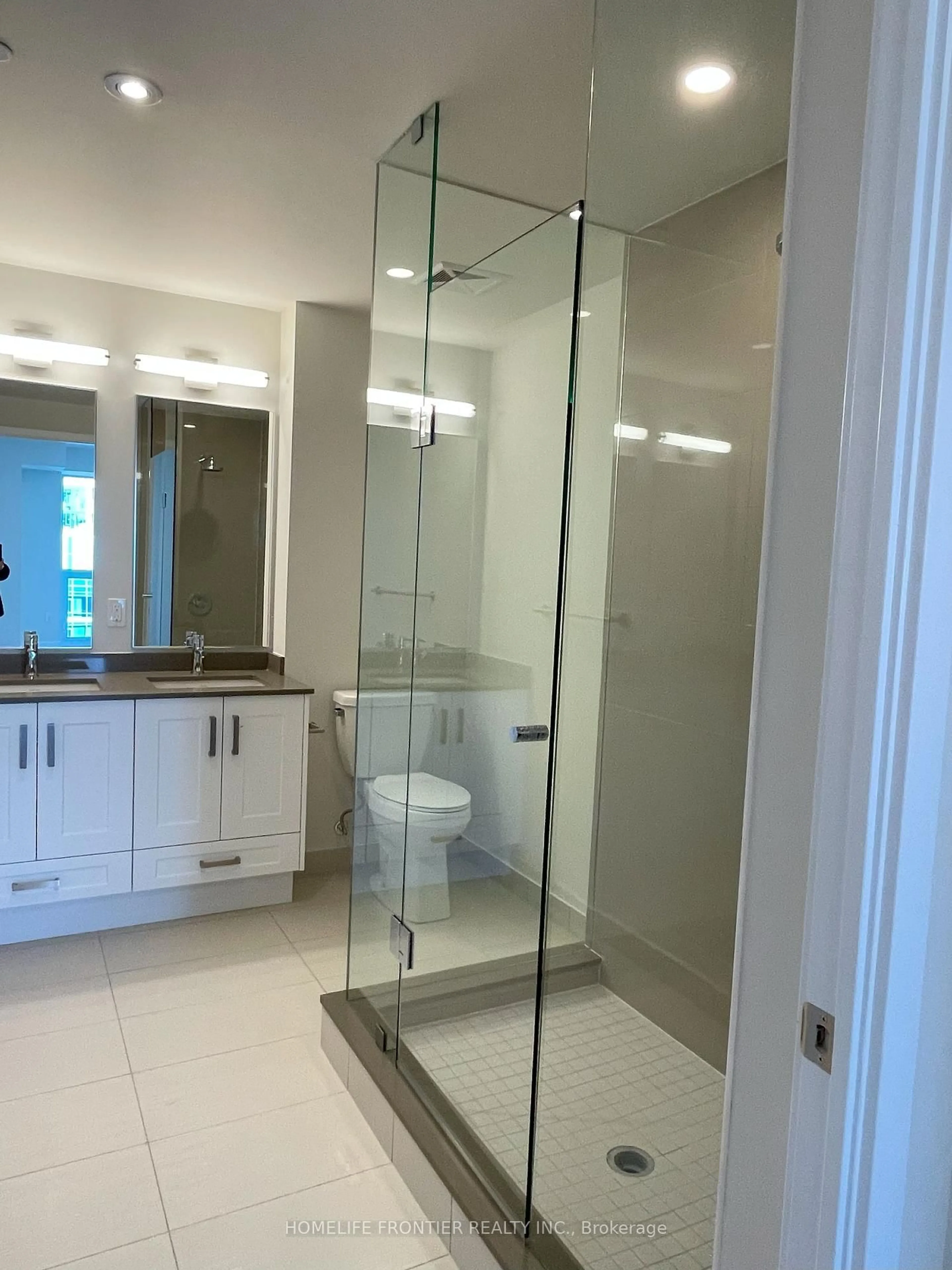 Contemporary bathroom, ceramic/tile floor for 99 John St #4603, Toronto Ontario M9N 1J9