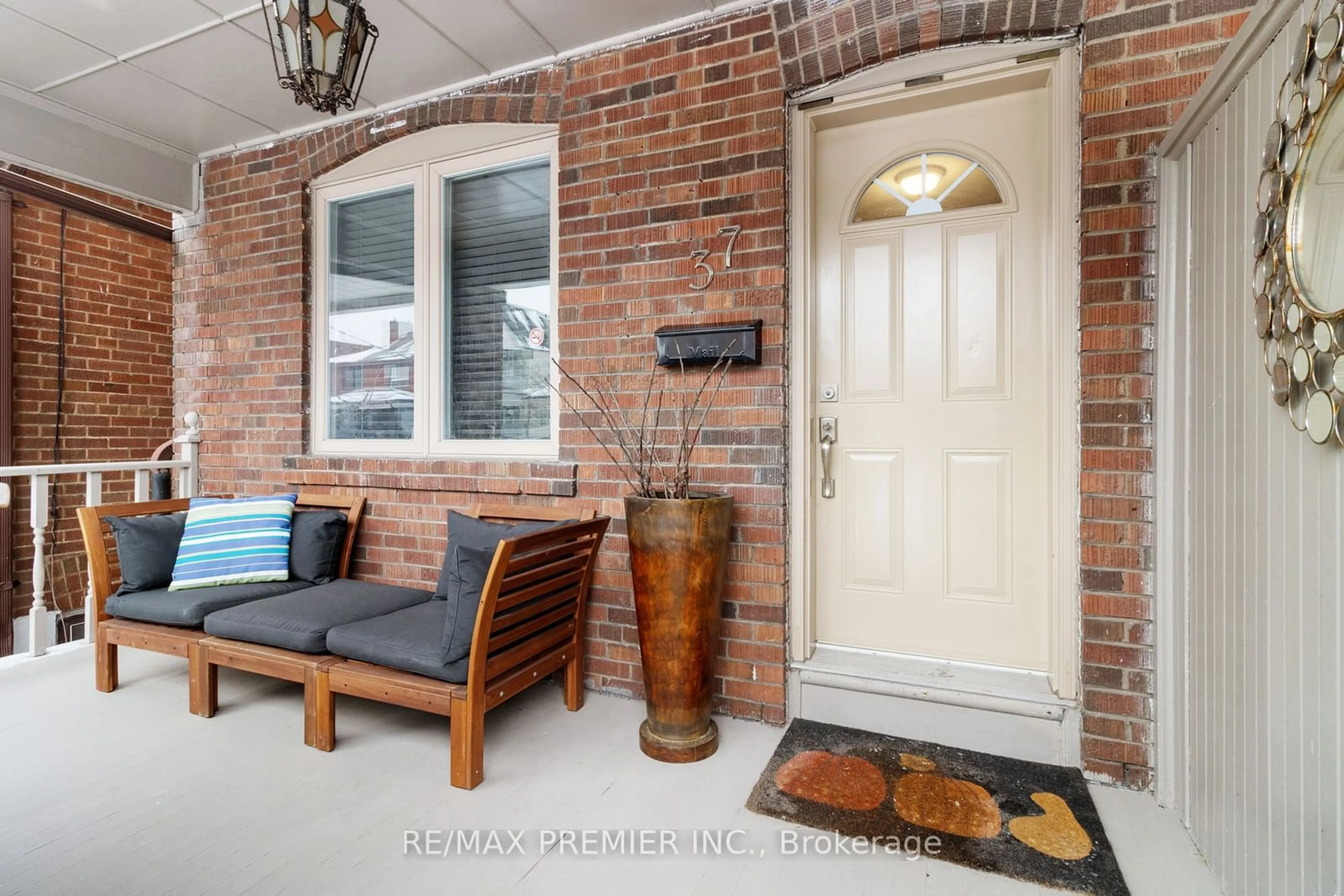 Indoor entryway for 37 Amherst Ave, Toronto Ontario M6E 1Z2