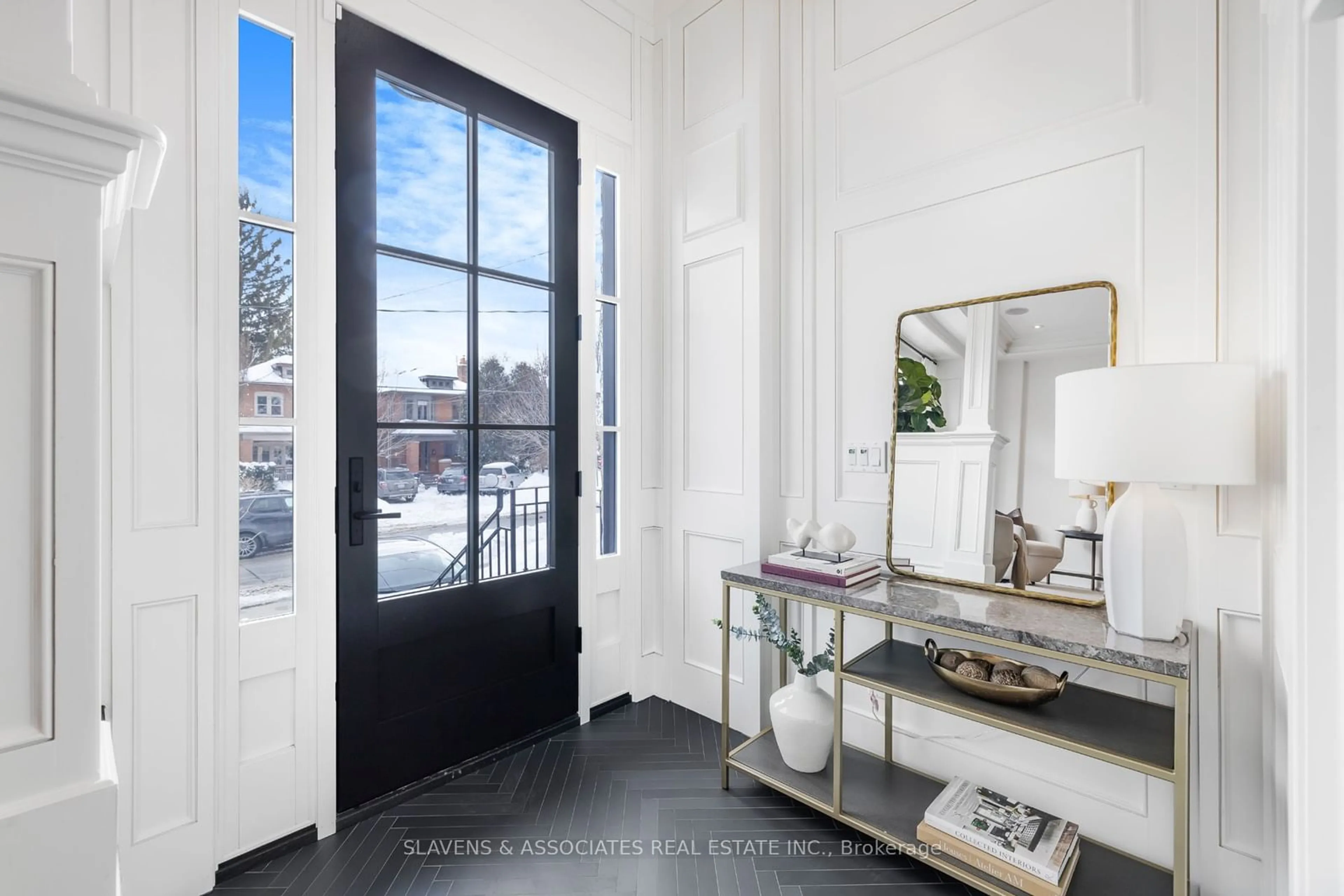 Indoor entryway for 34 Deloraine Ave, Toronto Ontario M3H 1Z7