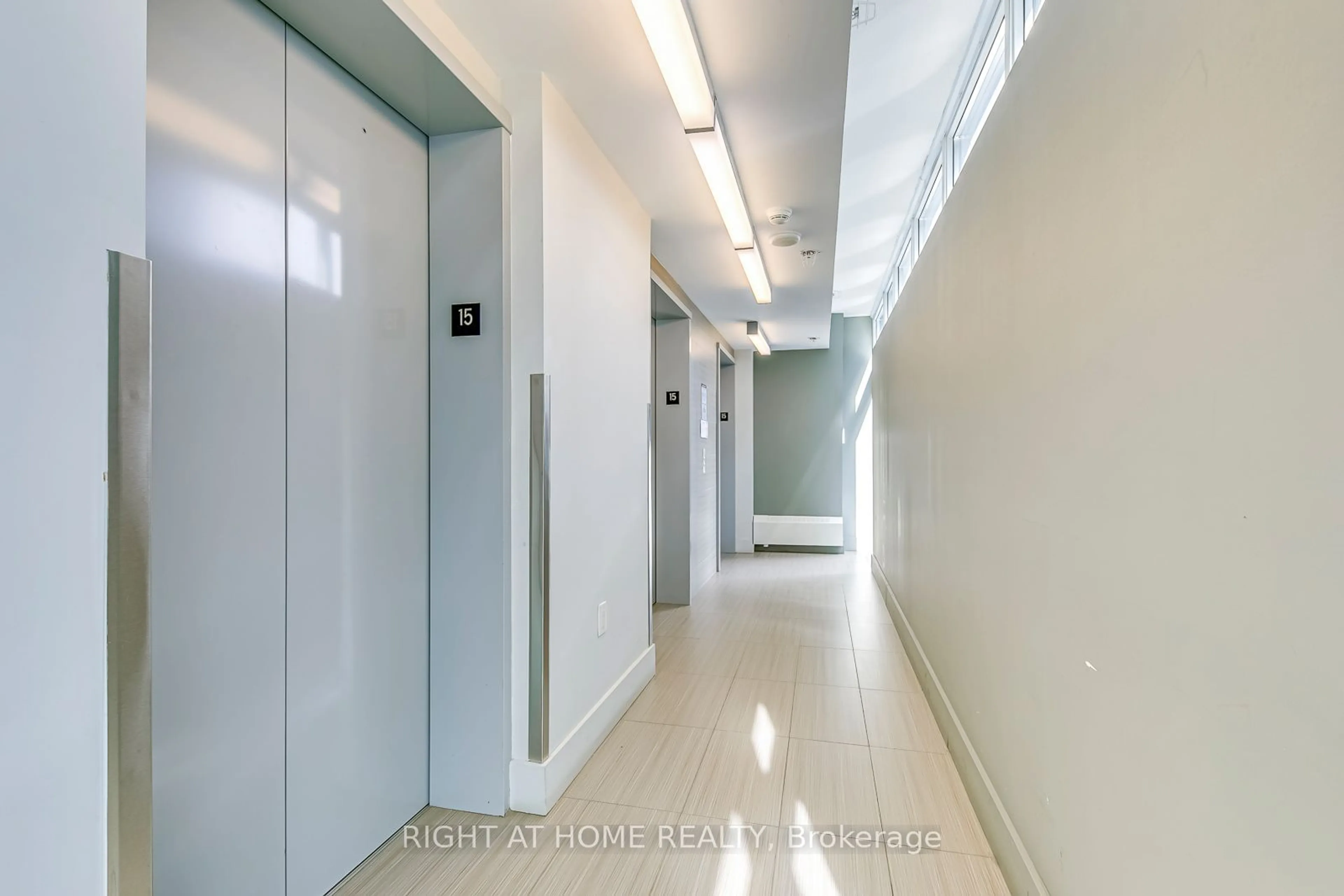 Indoor foyer for 36 Lisgar St #1515, Toronto Ontario M6J 3G2