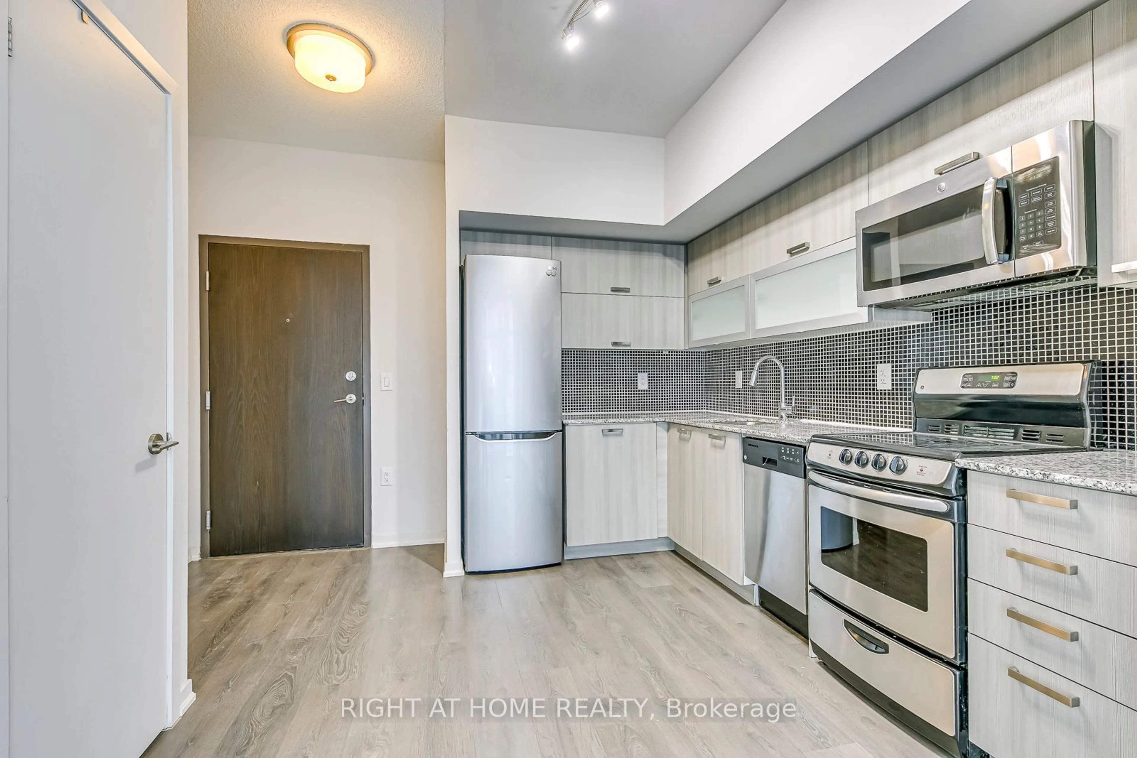 Standard kitchen, unknown for 36 Lisgar St #1515, Toronto Ontario M6J 3G2