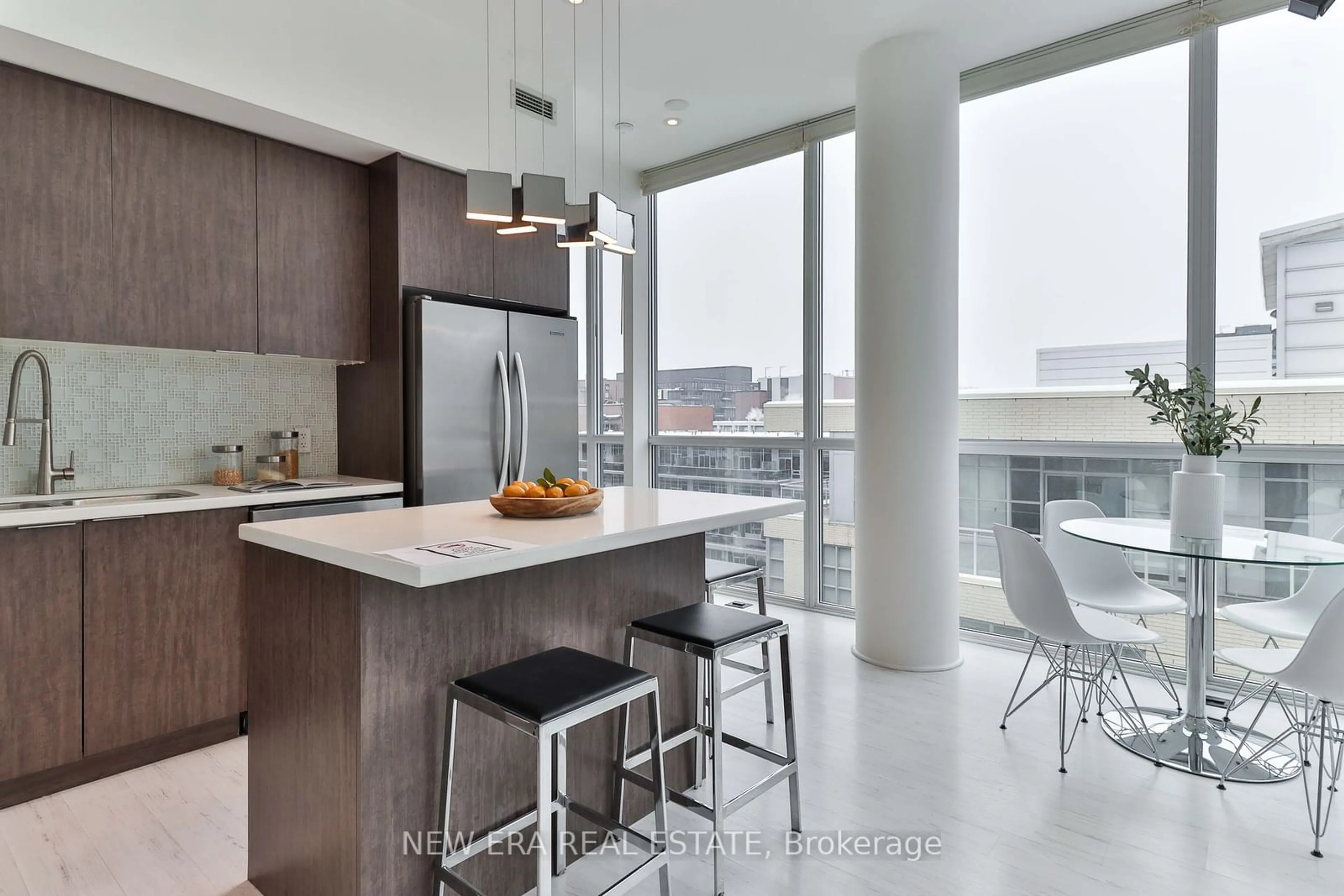 Contemporary kitchen, unknown for 478 King St #PH01, Toronto Ontario M5V 0A8