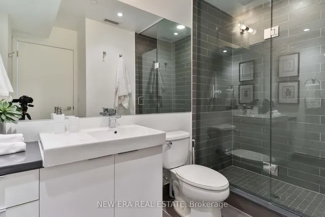 Additional property image - 478 King St Unit PH01