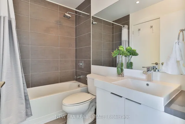 Additional property image - 478 King St Unit PH01