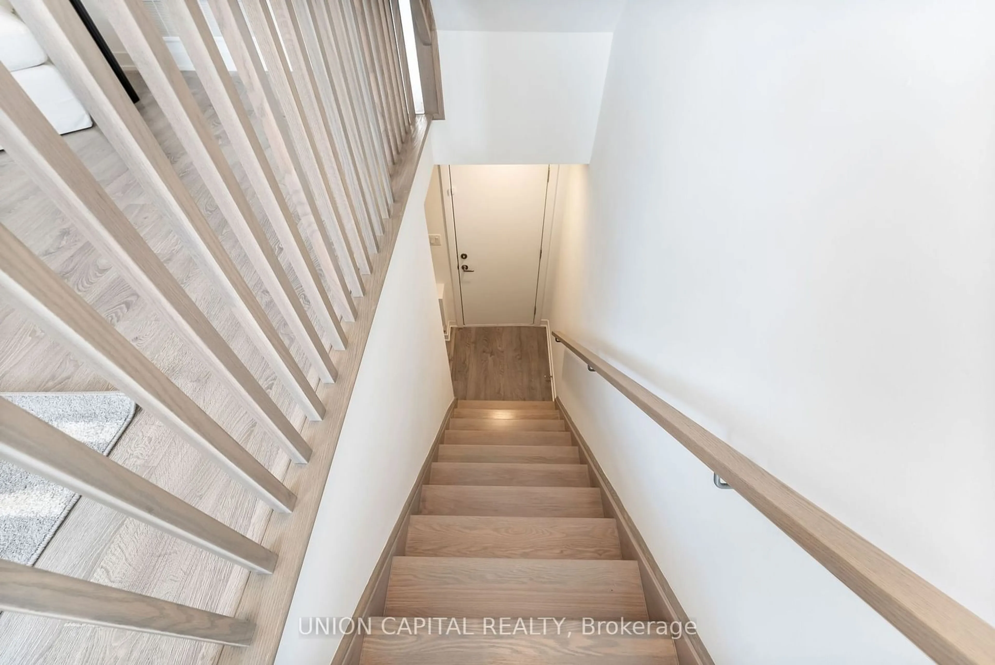 Stairs for 139 Green Gardens Blvd, Toronto Ontario M6A 0E3