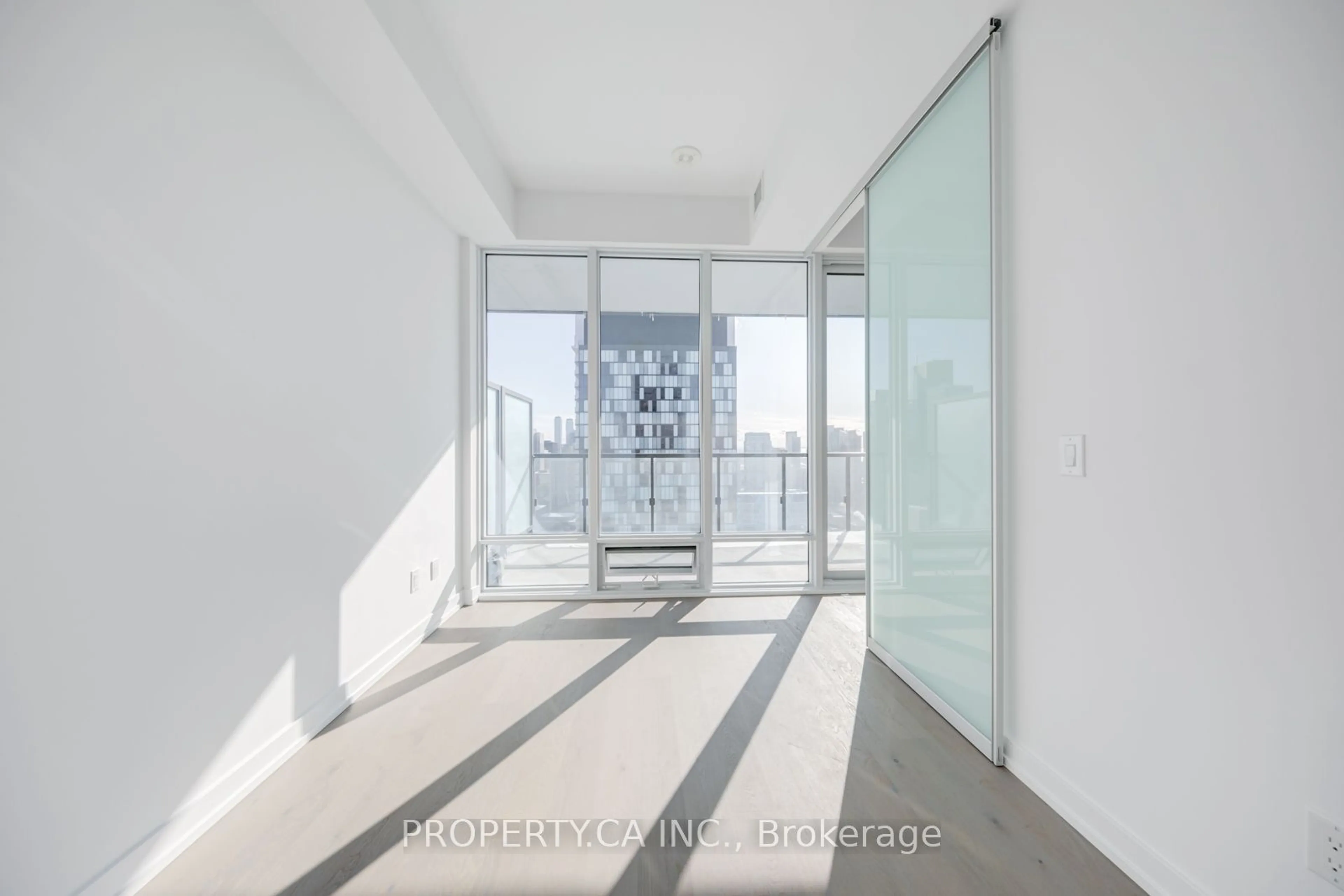 Indoor foyer for 488 University Ave #2708, Toronto Ontario M5G 0C1