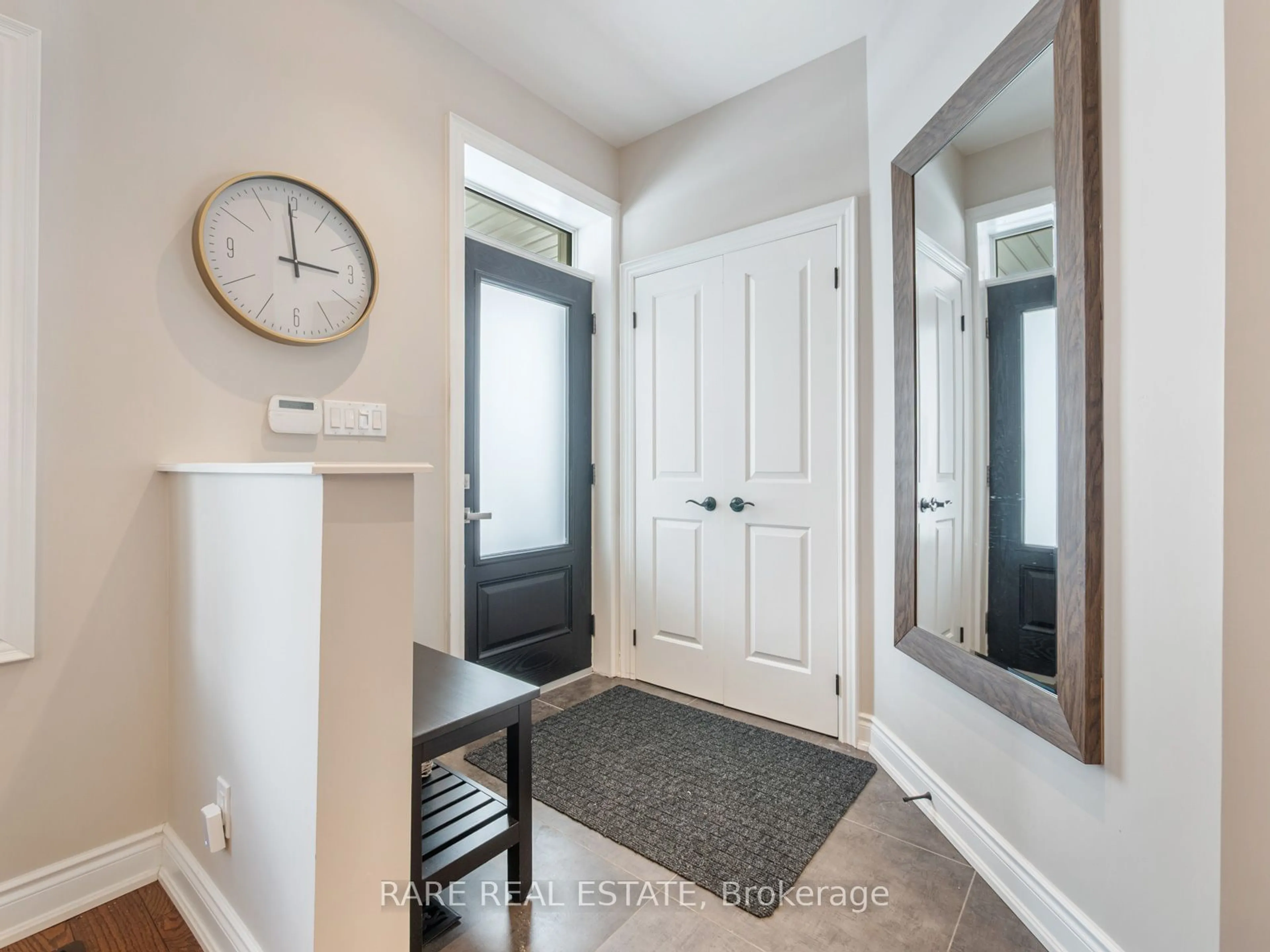 Indoor entryway for 24 Le May Rd, Toronto Ontario M4S 2X3