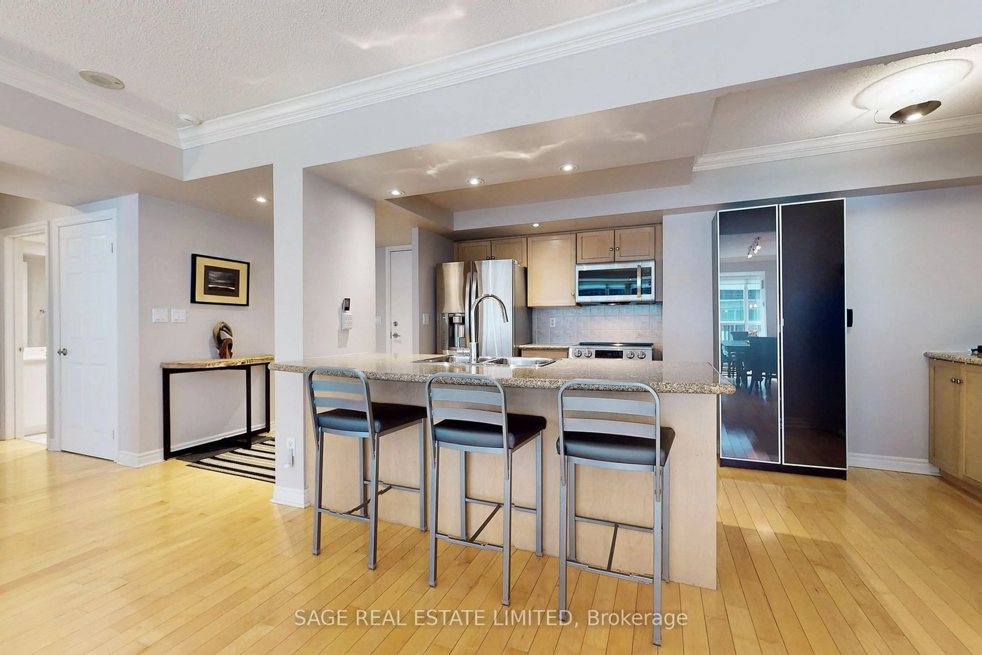 Open concept kitchen, unknown for 270 Wellington St #1114, Toronto Ontario M5V 3P5