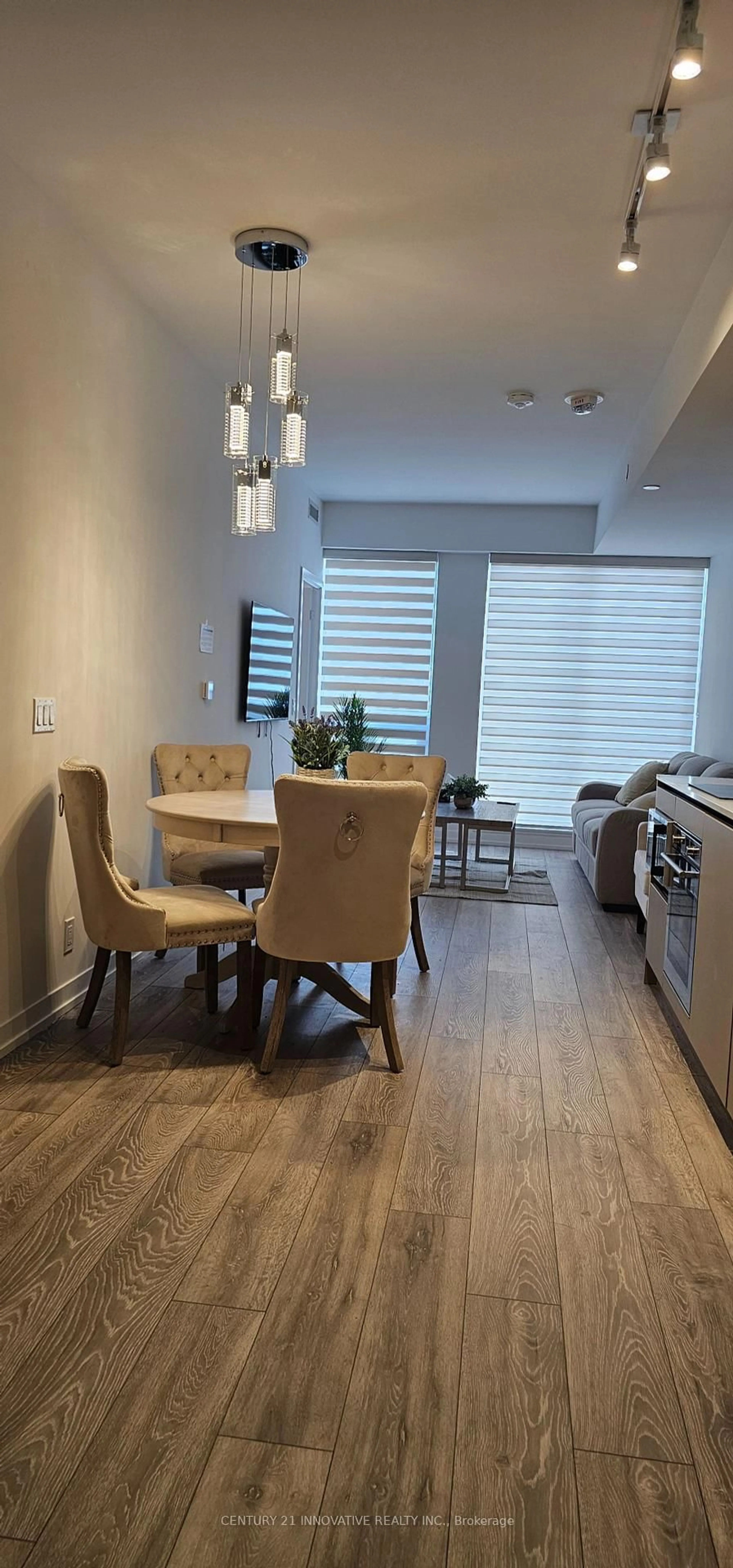 Dining room, wood/laminate floor for 55 Mercer St #1611, Toronto Ontario M5V 3W2