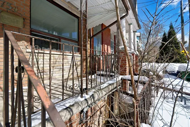 Additional property image - 734 Adelaide St