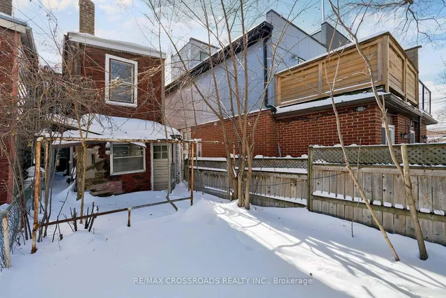 Additional property image - 734 Adelaide St