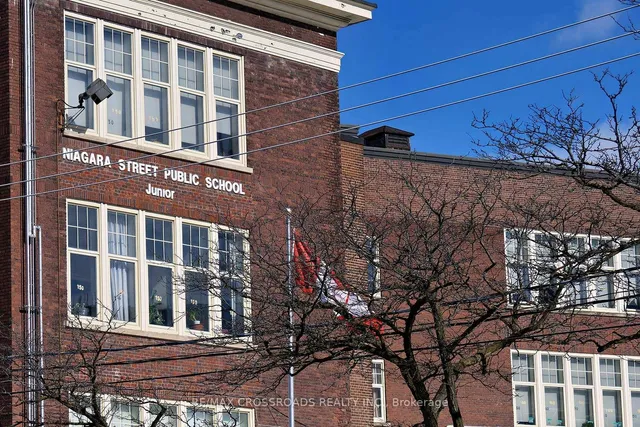 Additional property image - 734 Adelaide St