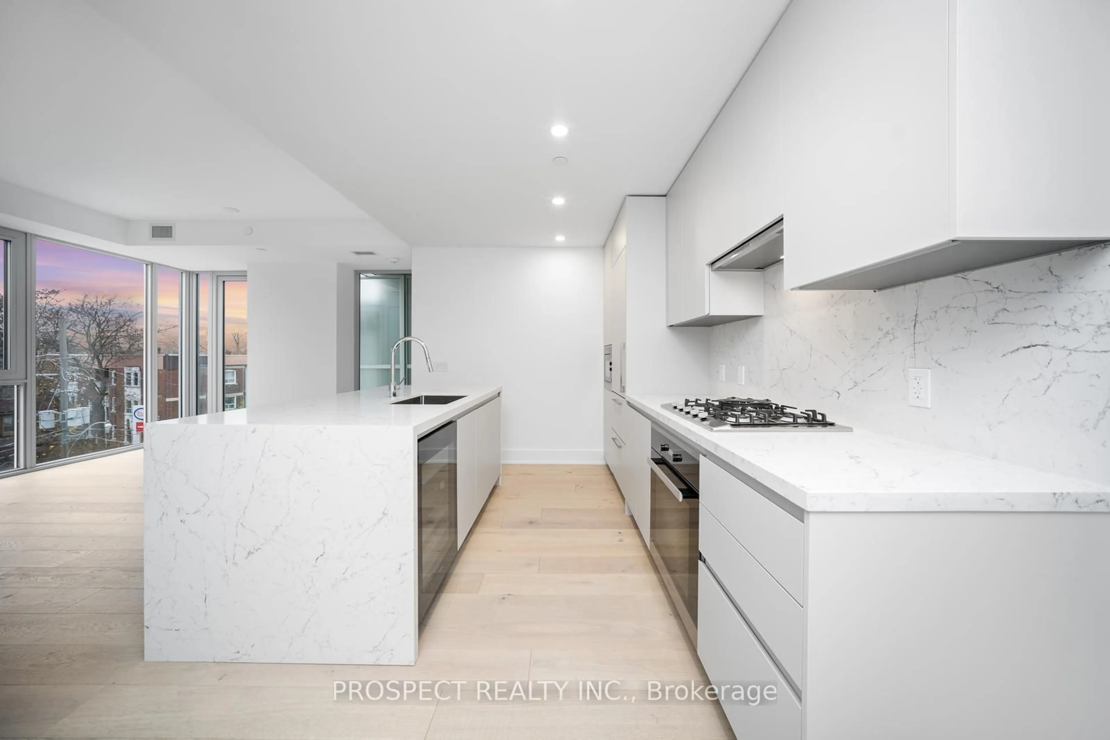 Contemporary kitchen, unknown for 346 Davenport Rd #403, Toronto Ontario M5R 1K6