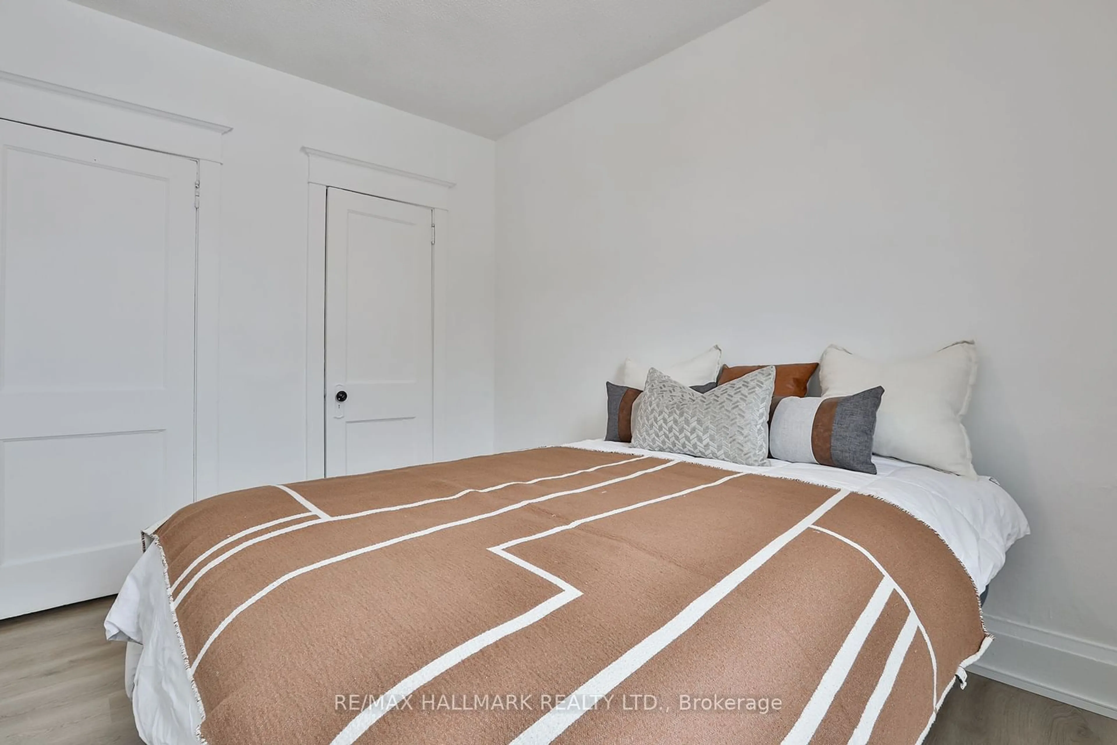 Bedroom with bed, unknown for 624 Ossington Ave, Toronto Ontario M6G 3T5