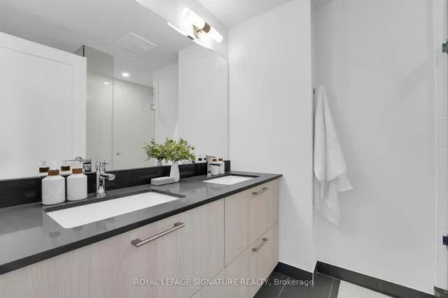 Additional property image - 27 Bathurst St Unit 406