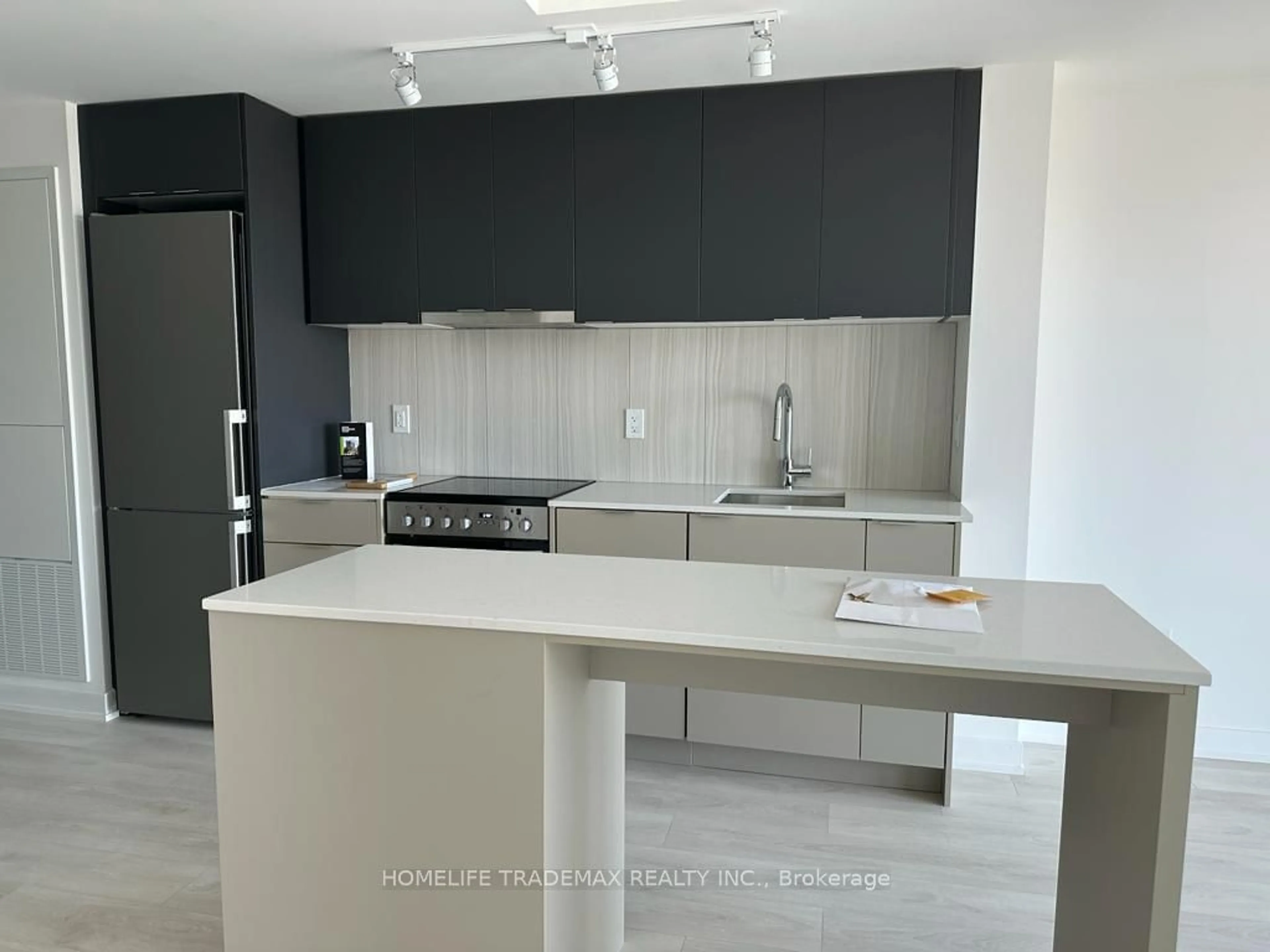 Unknown for 8 Tippett Rd #1302, Toronto Ontario M3H 0E7