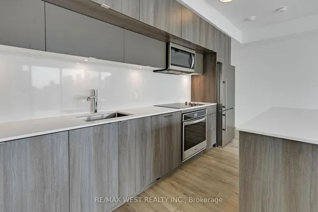 Additional property image - 575 Bloor St Unit 2102