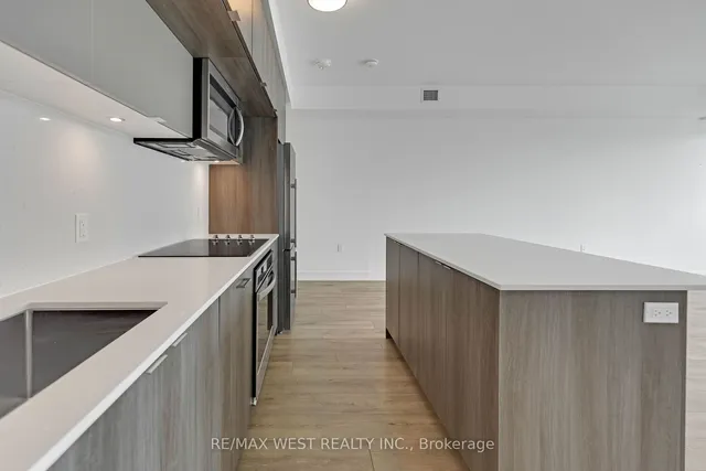 Additional property image - 575 Bloor St Unit 2102