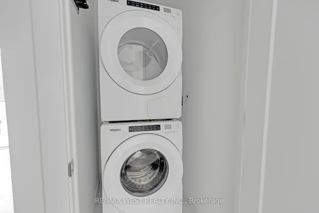 Additional property image - 575 Bloor St Unit 2102