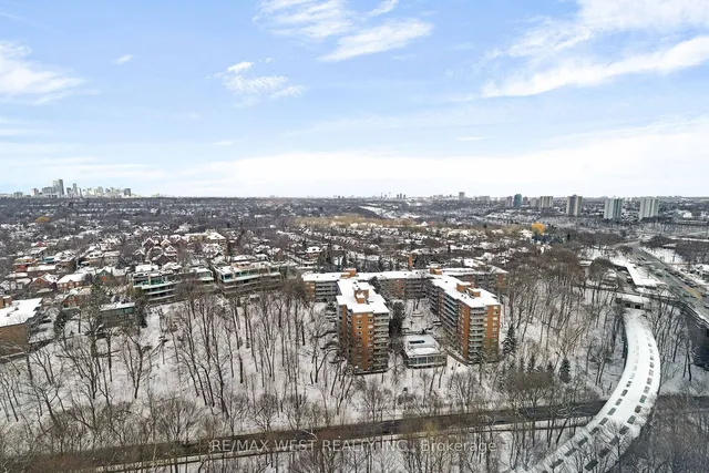 Additional property image - 575 Bloor St Unit 2102