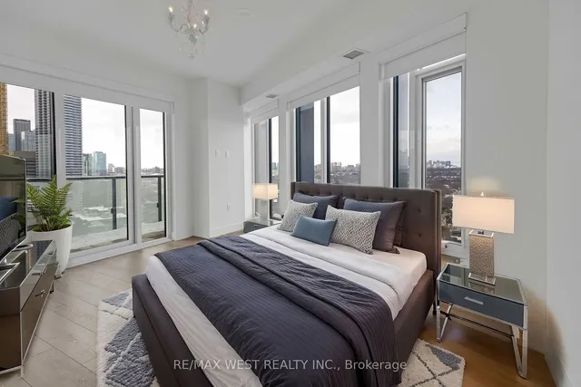 Additional property image - 575 Bloor St Unit 2102