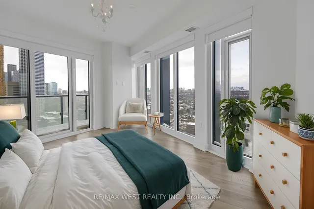 Additional property image - 575 Bloor St Unit 2102