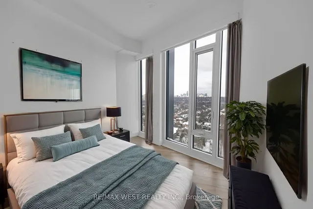 Additional property image - 575 Bloor St Unit 2102