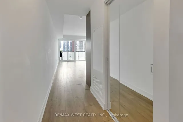 Additional property image - 575 Bloor St Unit 2102