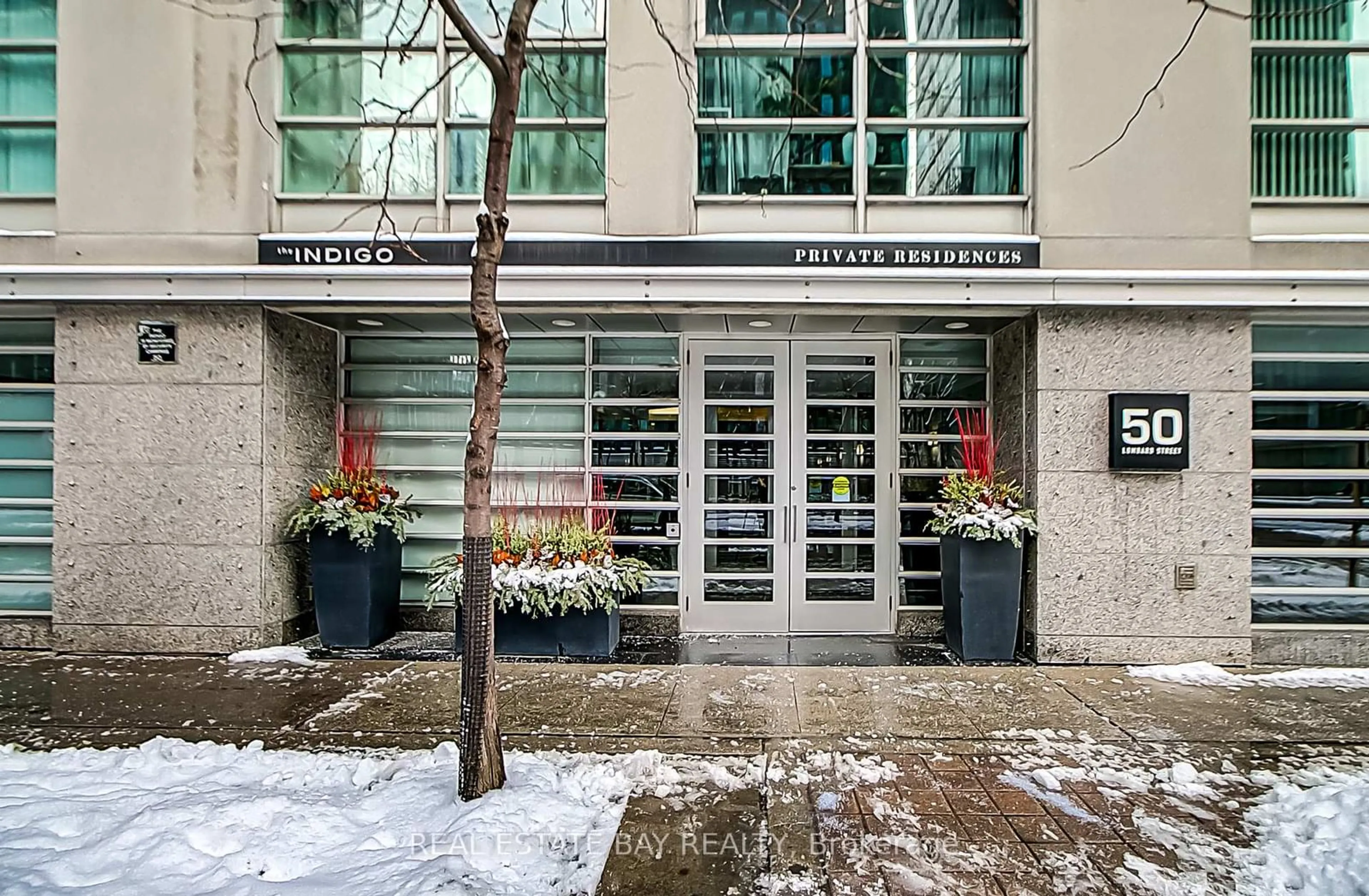 Indoor foyer for 50 Lombard St #1004, Toronto Ontario M5C 2X4