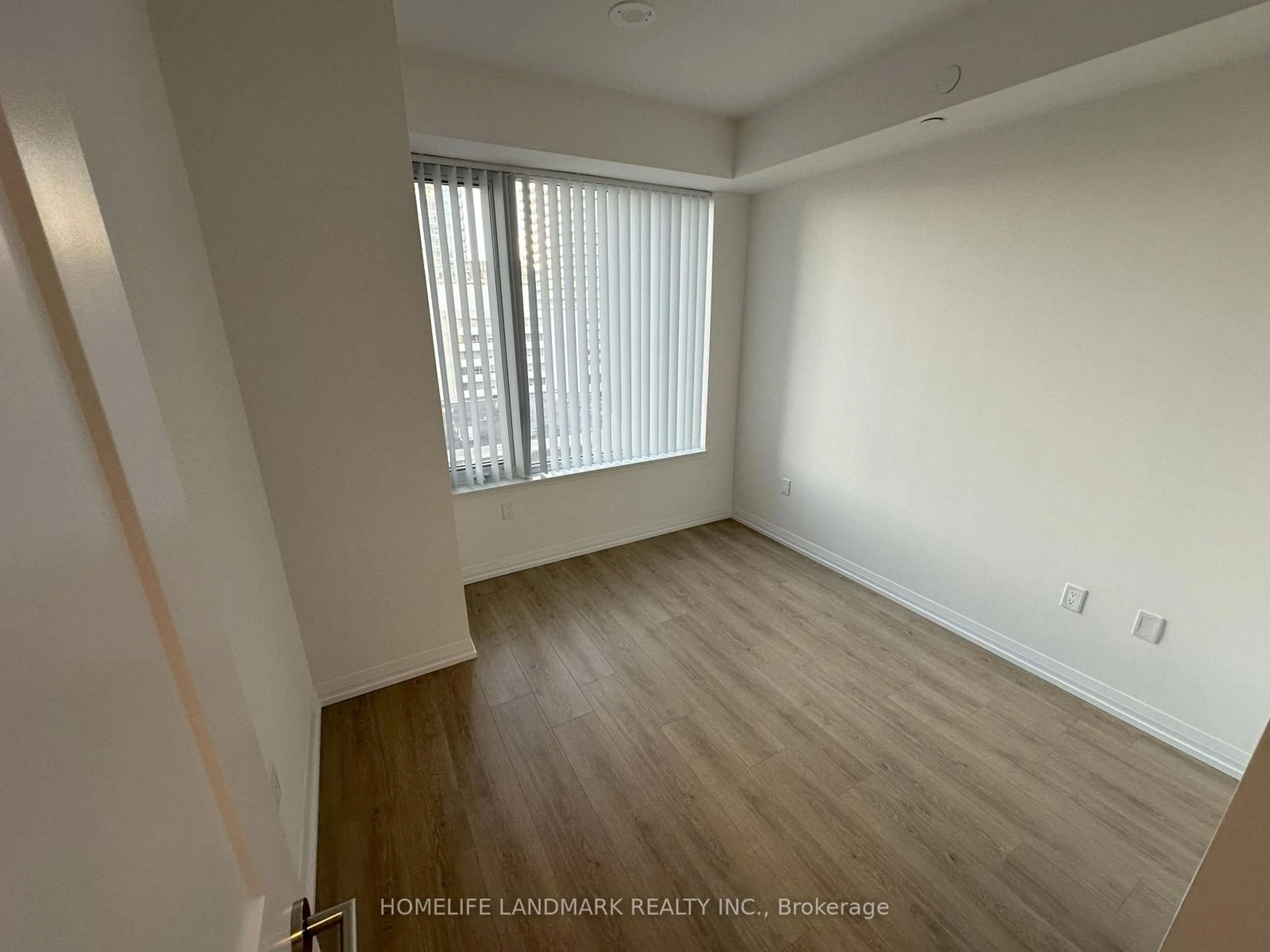 A pic of a room for 50 Dunfield Ave #1715, Toronto Ontario M4S 0E4