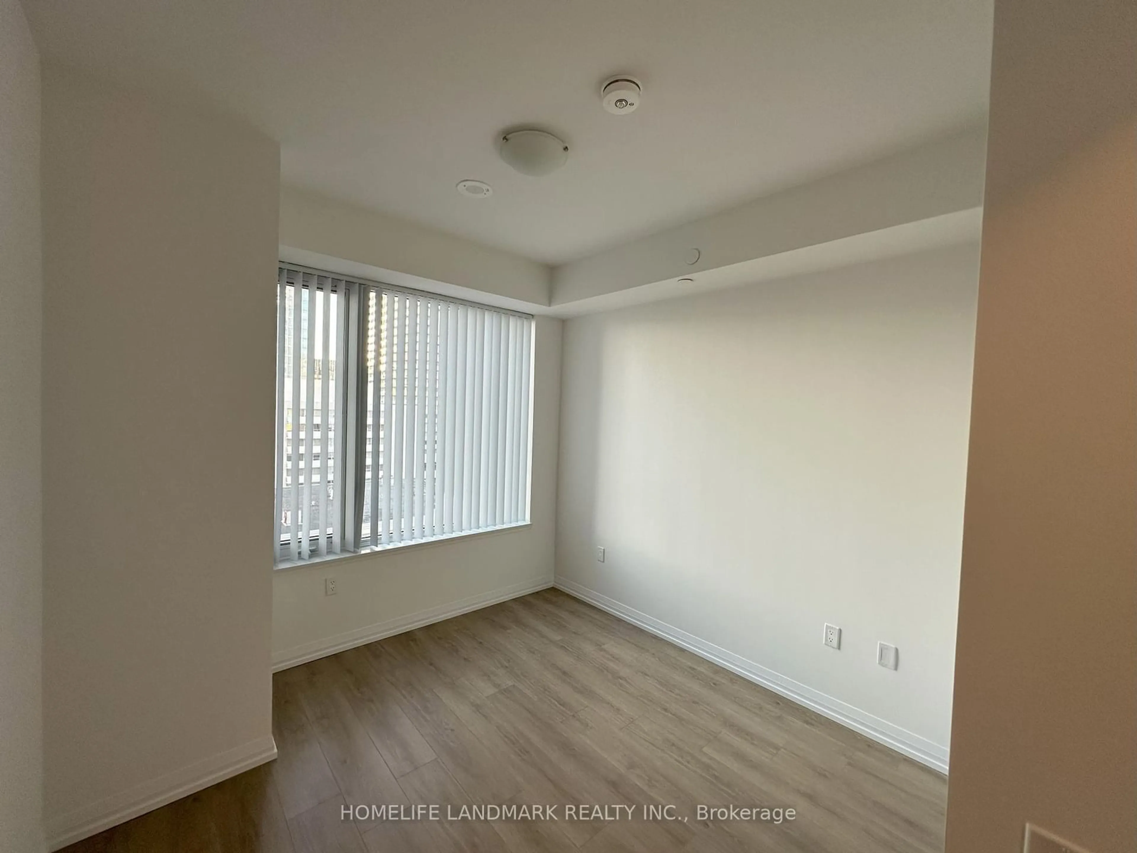 A pic of a room for 50 Dunfield Ave #1715, Toronto Ontario M4S 0E4