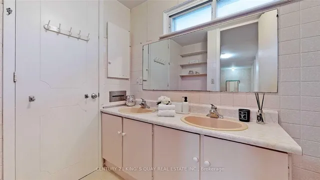Additional property image - 16 Kingslake Rd