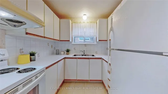 Additional property image - 16 Kingslake Rd