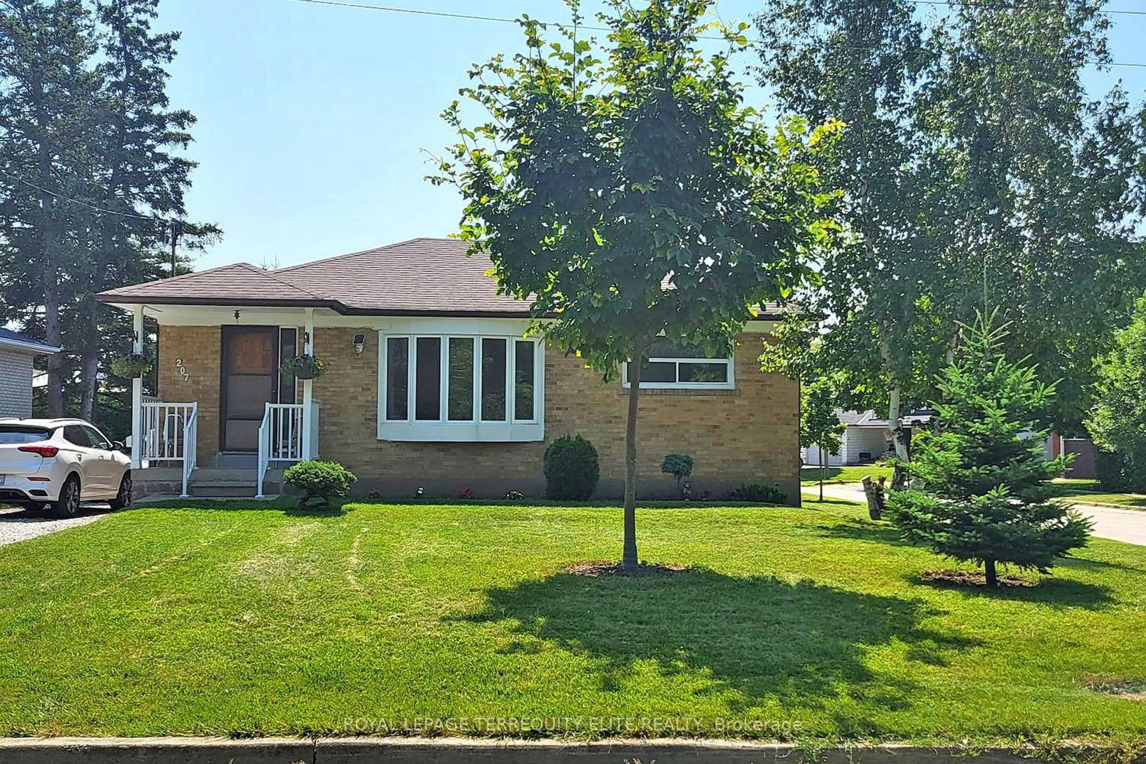 Home with brick exterior material, street for 207 Blake Ave, Toronto Ontario M2M 1C1