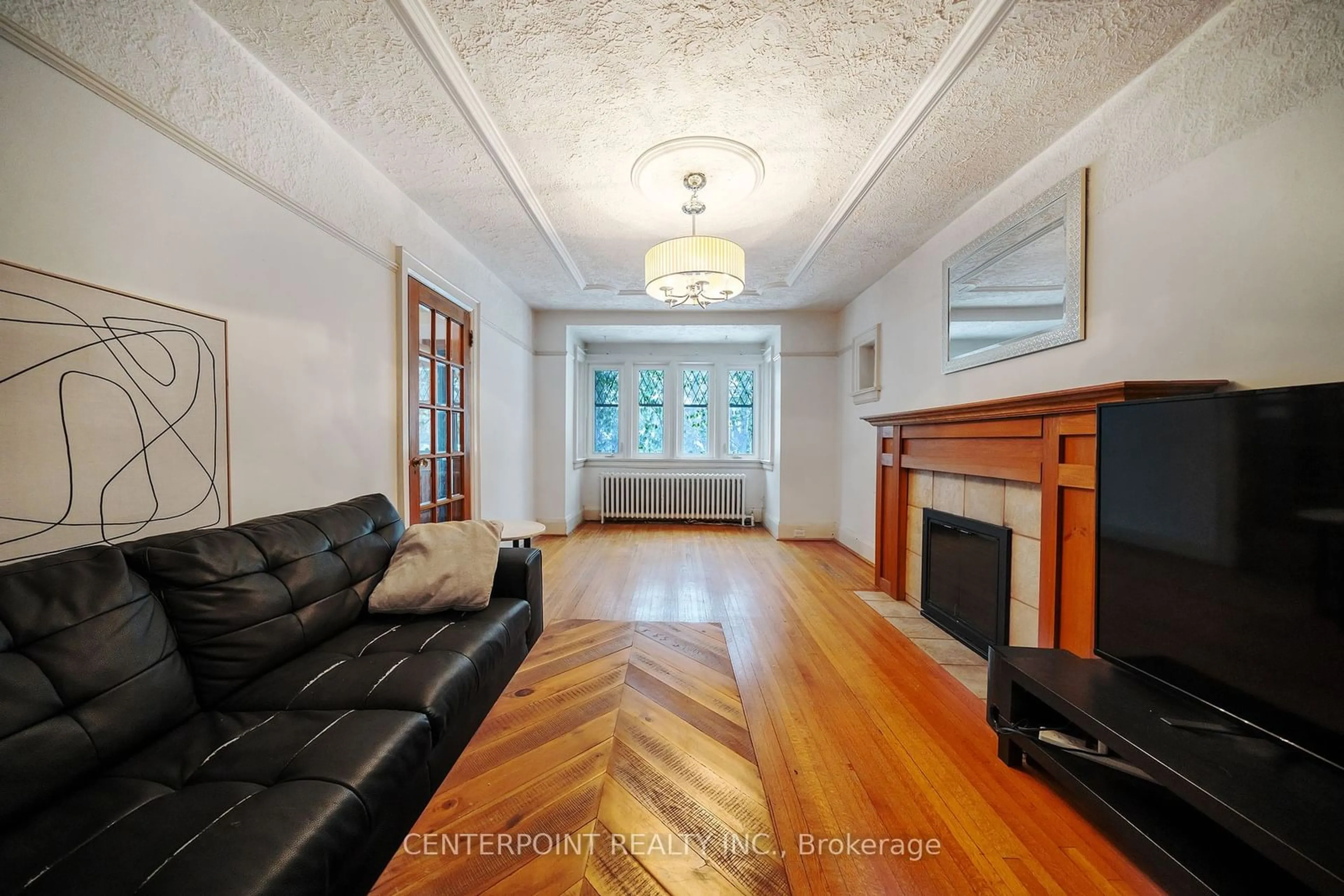 Living room with furniture, unknown for 431 St Clements Ave, Toronto Ontario M5N 1M2