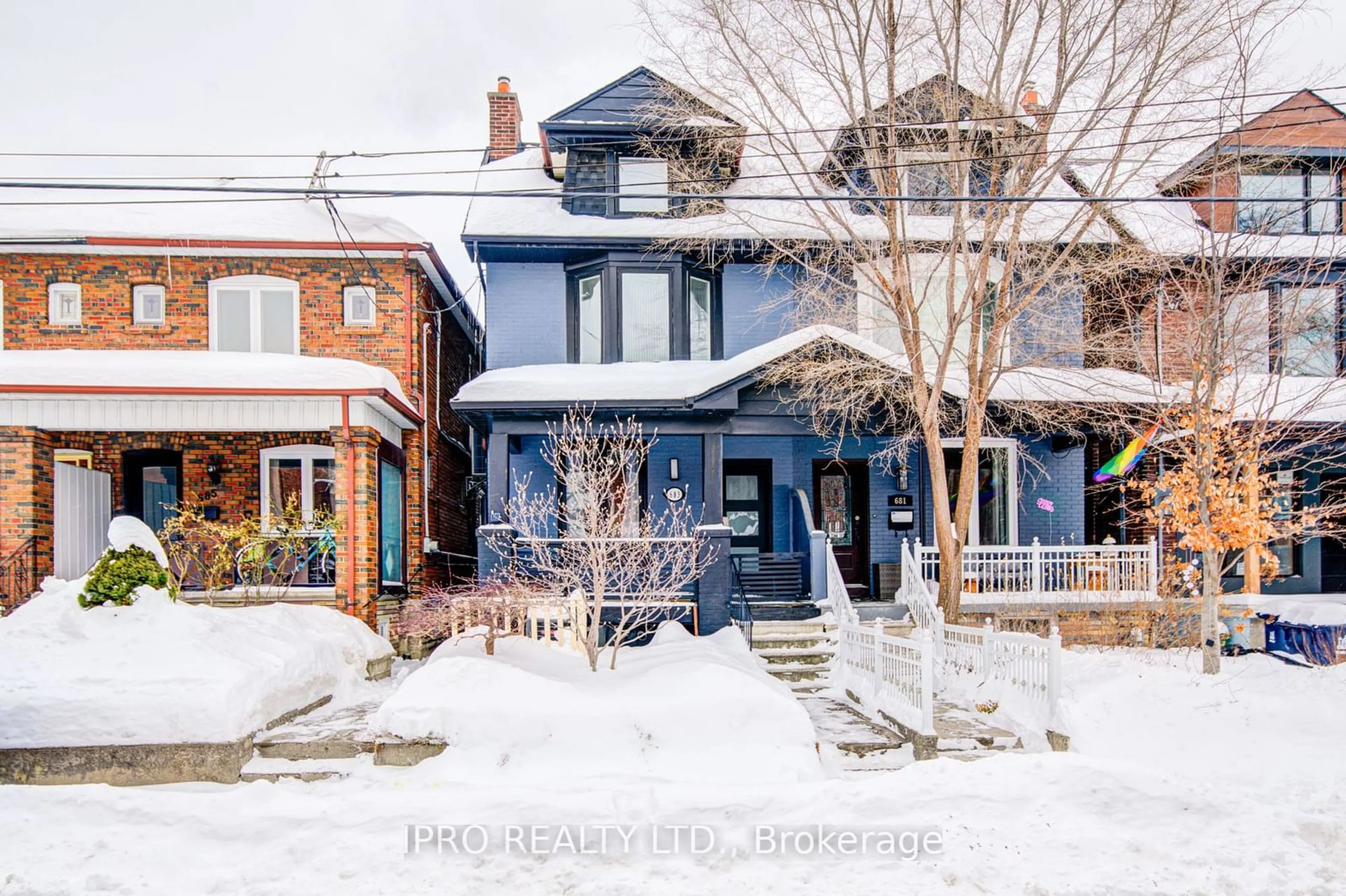 Unknown for 683 Manning Ave, Toronto Ontario M6G 2W3