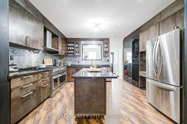 Additional property image - 683 Manning Ave
