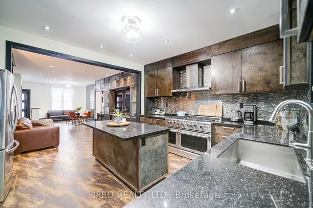 Additional property image - 683 Manning Ave