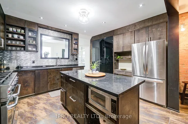 Additional property image - 683 Manning Ave