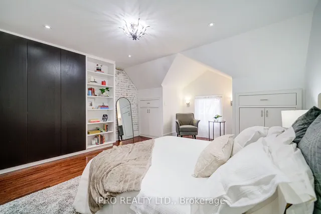 Additional property image - 683 Manning Ave