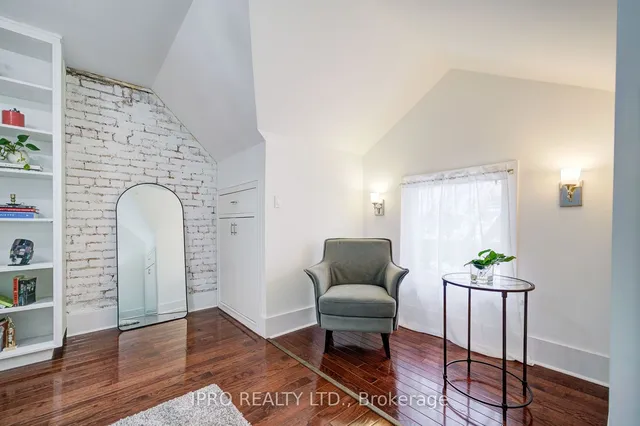 Additional property image - 683 Manning Ave
