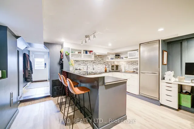 Additional property image - 683 Manning Ave