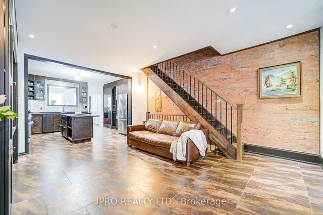 Additional property image - 683 Manning Ave