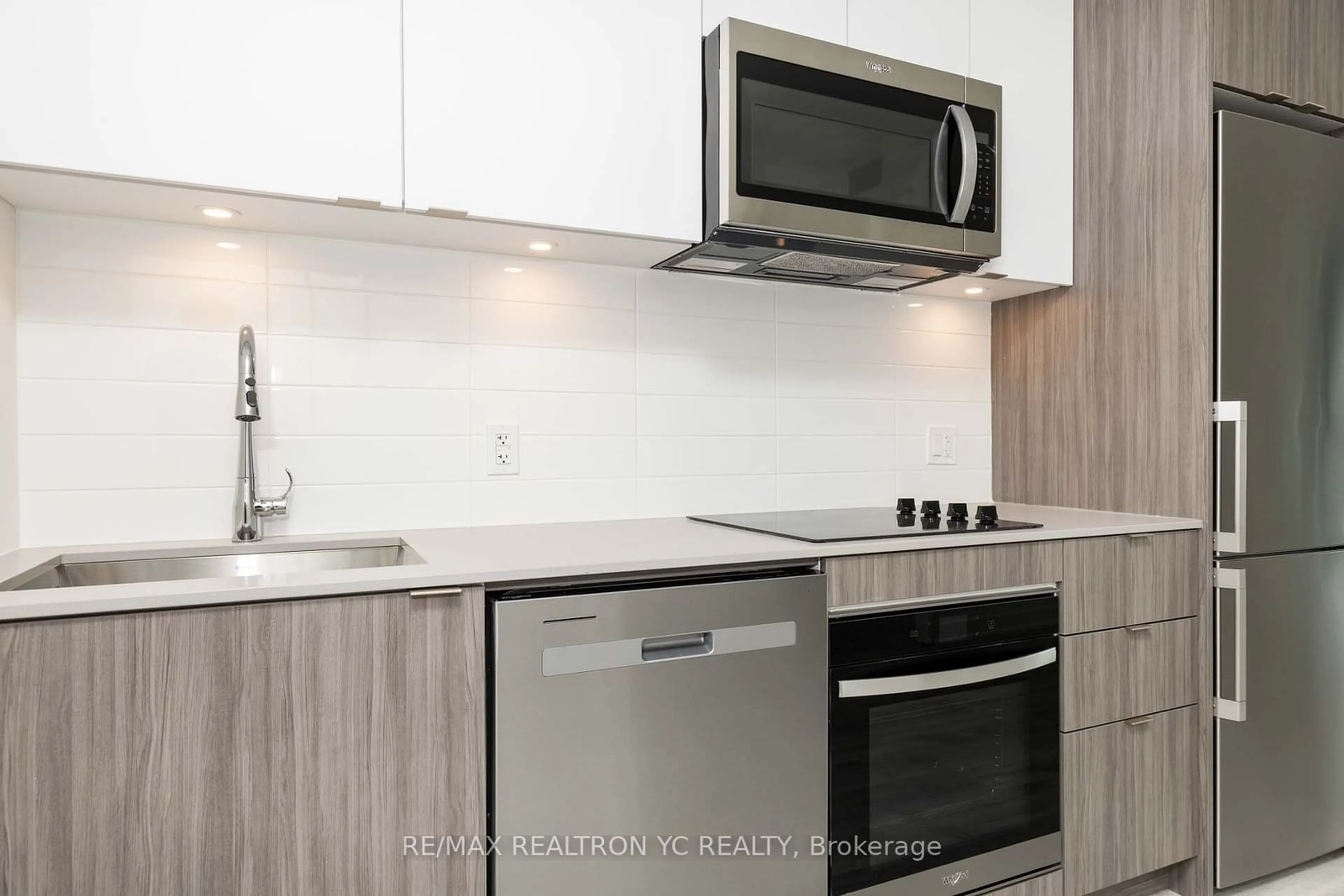 Standard kitchen, unknown for 135 Lower Sherbourne St #1838, Toronto Ontario M5A 1Y4