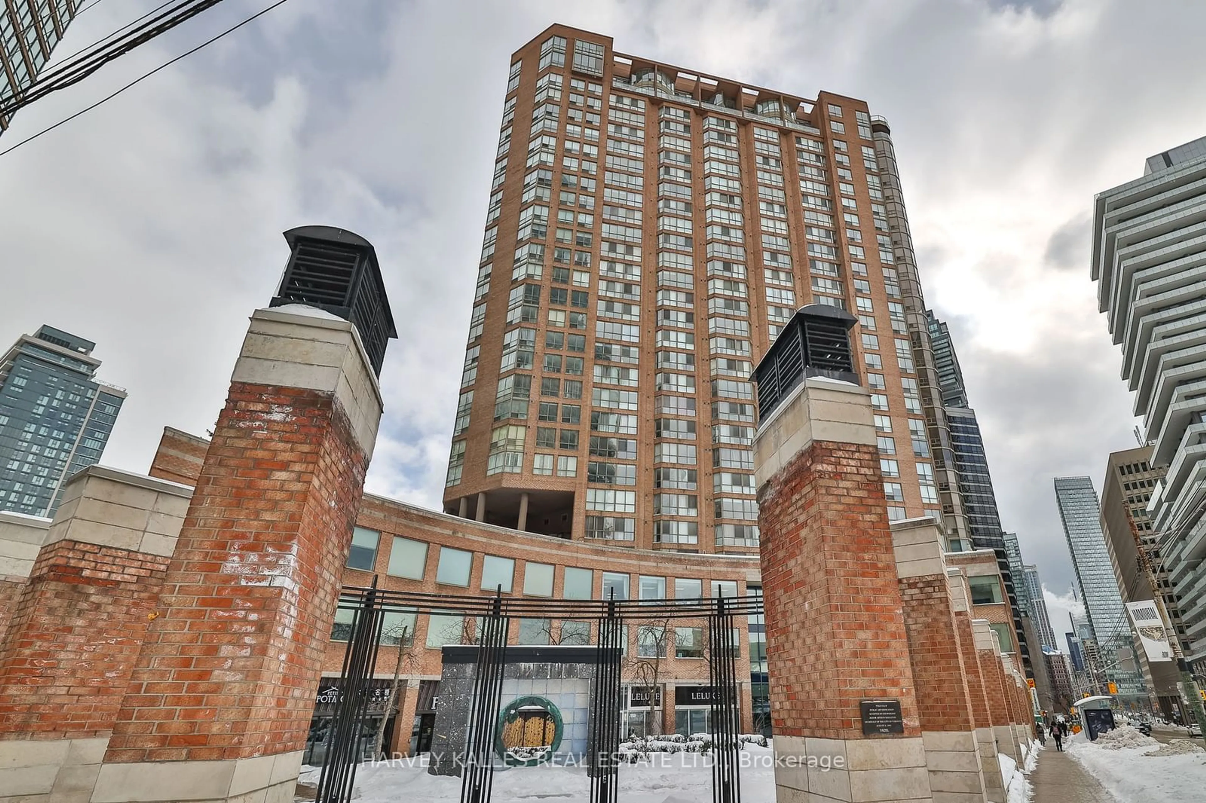 Indoor foyer for 44 St Joseph St #2202, Toronto Ontario M4Y 2W4