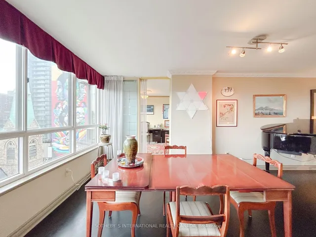 Additional property image - 130 Carlton St Unit 906