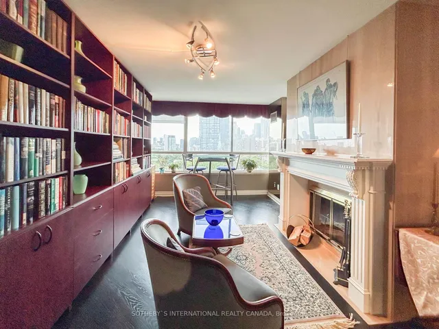 Additional property image - 130 Carlton St Unit 906