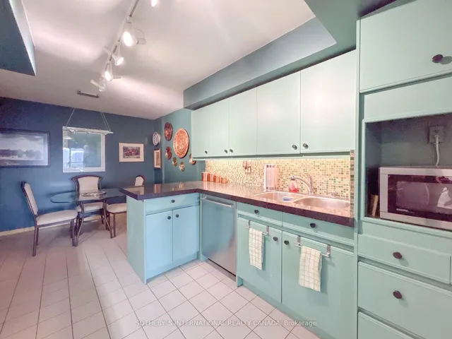 Additional property image - 130 Carlton St Unit 906