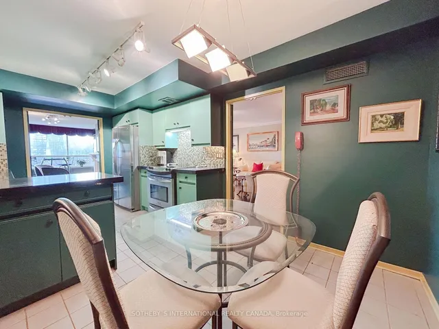 Additional property image - 130 Carlton St Unit 906