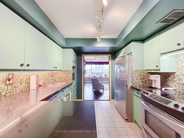 Additional property image - 130 Carlton St Unit 906